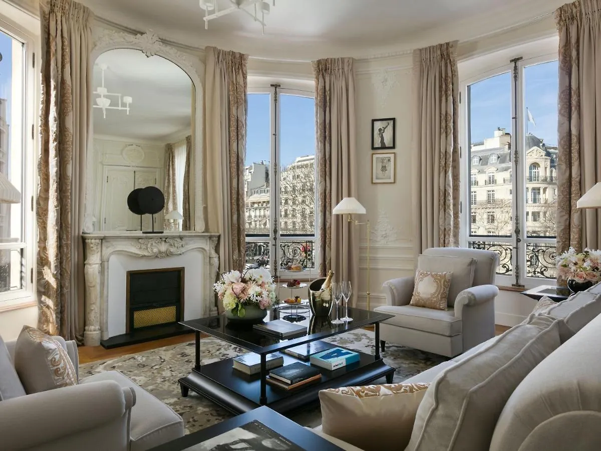 Barrière Fouquet's Hotel
