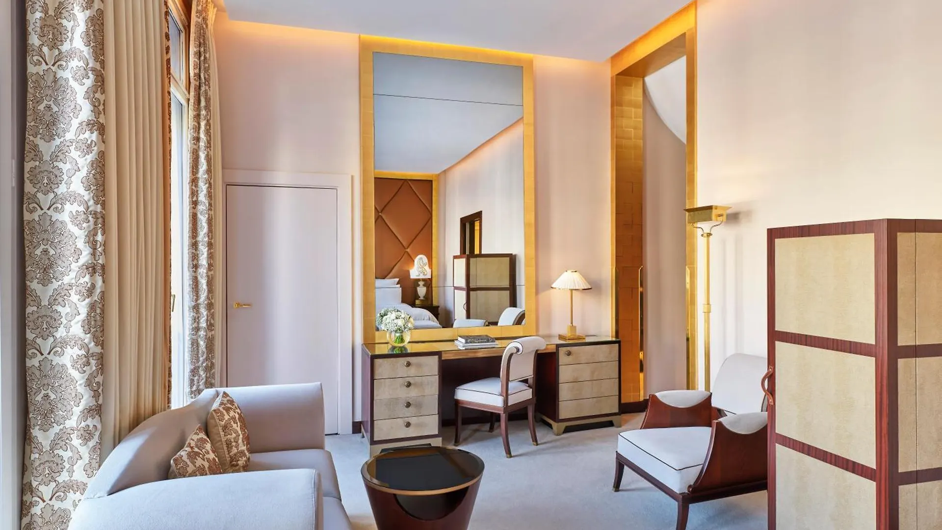 Hotel Barrière Fouquet's Parigi