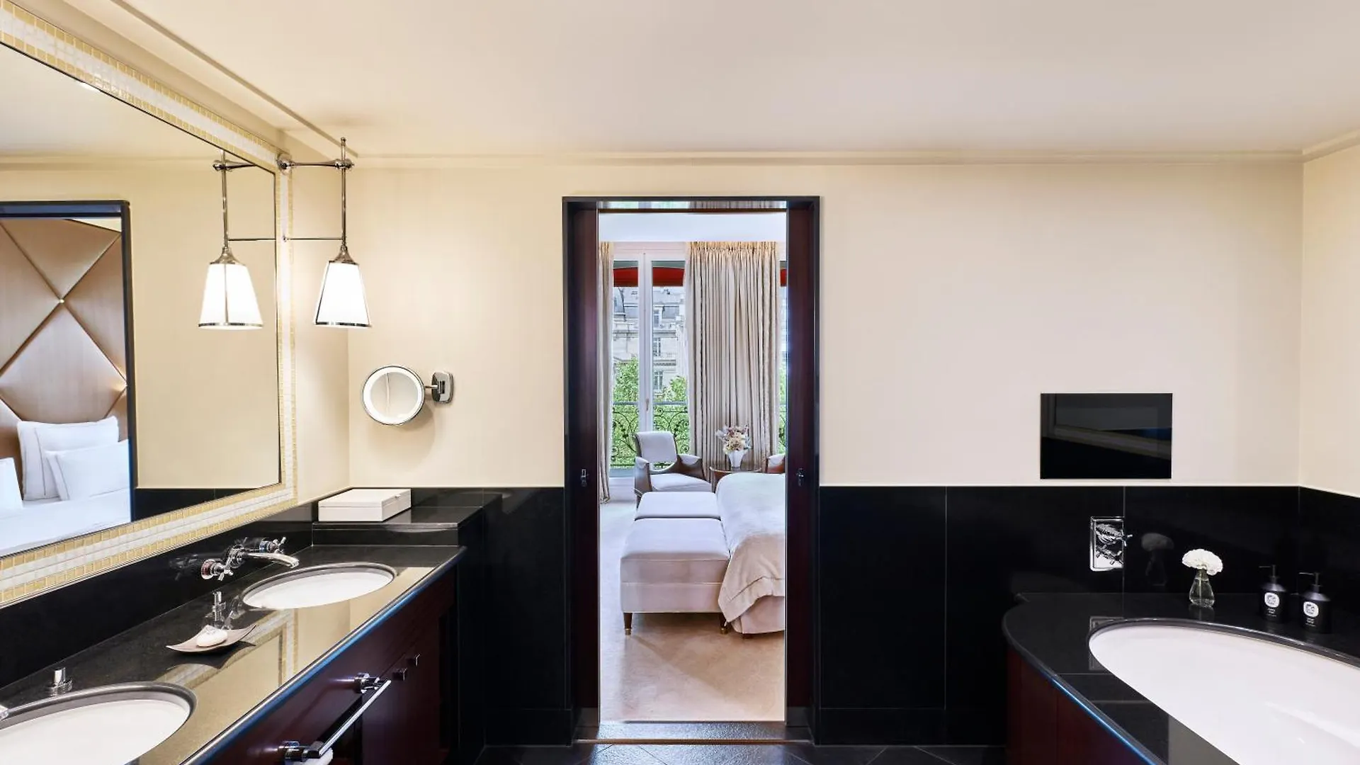 Hotel Barrière Fouquet's Paris